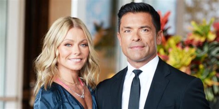 Unveiling The Intimate Details Of Kelly Ripa And Mark Consuelos' Fairytale Wedding